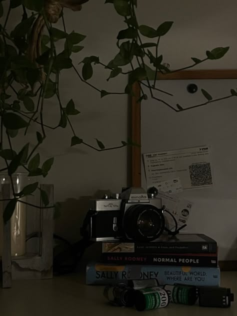 Books And Camera Aesthetic, Aesthetic Photography Camera, Creative Photography Ideas At Home Objects, Photography Athstetic, Film Student Aesthetic Room, Dark Camera Aesthetic, Photography Aethstetic, Phone Camera Aesthetic, Photography Student Aesthetic