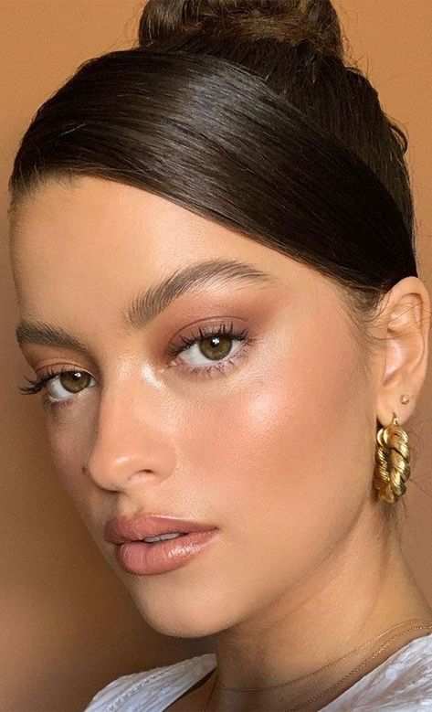 Neutral Makeup Ideas, Brown Makeup Looks, Neutral Makeup Look, Natural Glam Makeup, Tanned Makeup, Soft Makeup Looks, Work Makeup, Neutral Makeup, Brown Makeup