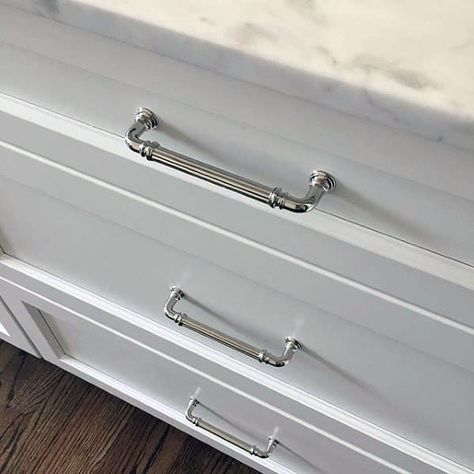 Kitchen Hardware Silver, Silver Hardware Kitchen, Silver Kitchen Hardware, Polished Nickel Kitchen Hardware, Silver Cabinet Pulls, Bathroom Hardware Ideas, Kitchen Cabinet Hardware Ideas, Polished Nickel Kitchen, Walkin Wardrobe