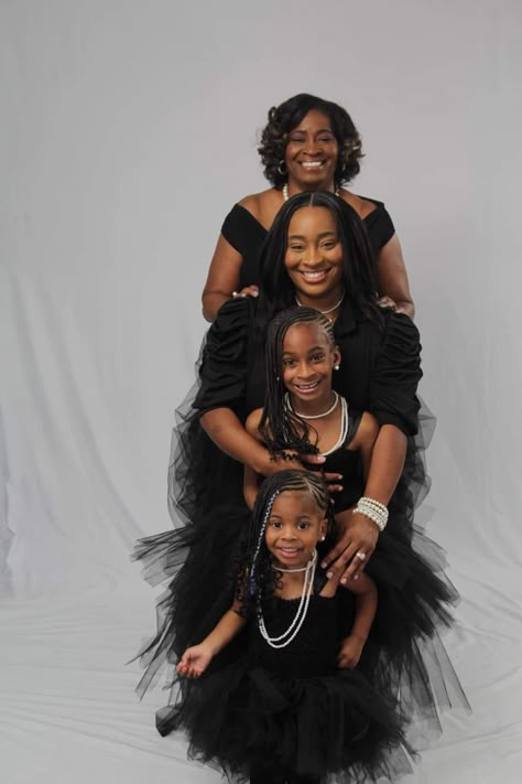 Self Portrait Poses Family, Granddaughter And Grandma Pictures, Mom Daughter Grandma Photoshoot, Mother And Children Photoshoot, Mom And Daughters Photo Shoot, Mother Daughter Photoshoot Black Women, Mom And 2 Daughters Photo Ideas, Mommy And Me Photo Shoot Mother Daughters, Mom And Daughters Photo Ideas