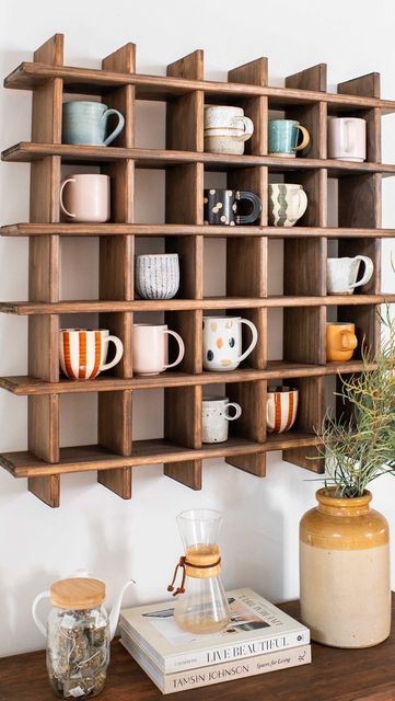 Coffee Mug Storage, Coffee Mug Display, Mug Storage, Make A Mug, Mug Display, Diy Mugs, Creative Coffee, Studio Kitchen, Coffee Corner