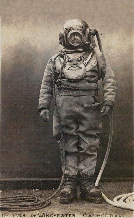 Deep Sea Diver, Diving Helmet, Deep Sea Diving, Sea Diving, Foto Transfer, Scuba Diving Gear, Diving Suit, Diving Gear, Photo Vintage