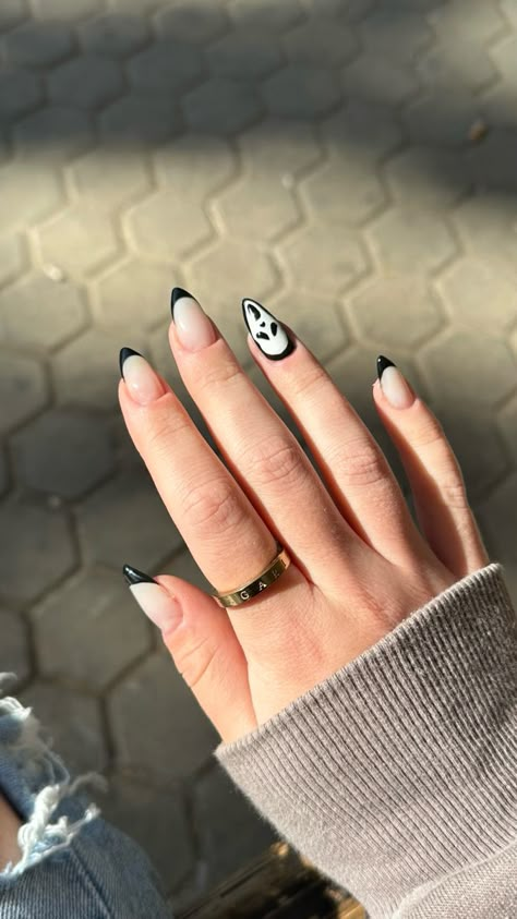 halloween nails, black french tip, ghostface, scream, mask Black Ghostface Nails, Scream Nails Easy, Ghostface Acrylic Nails, Halloween Ghostface Nails, Halloween Black French Tip Nails, Halloween Nails Black French Tip, Scream Nail Ideas, Scream Mask Nails, Ghostface Halloween Nails