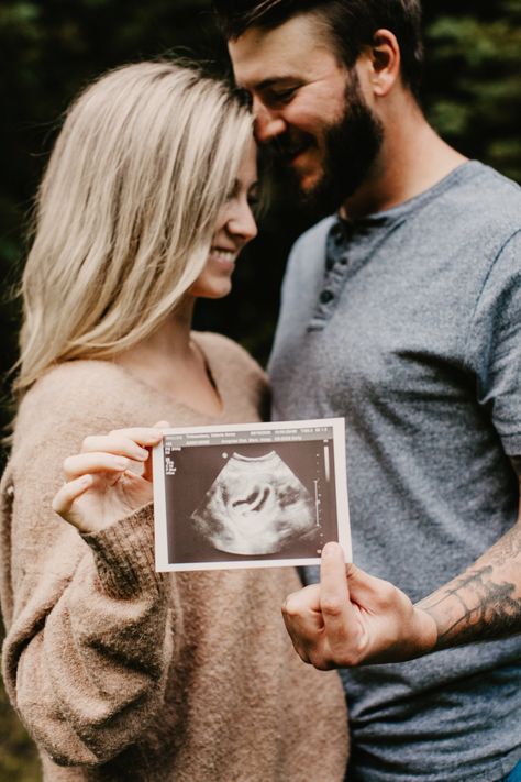 Outdoor nature baby announcement twins ultrasound. Fall photoshoot pregnancy announcement. Couples Maternity Announcement, Maternity Photography Poses With Ultrasound, Ultrasound Reveal Pictures, Photo With Ultrasound Pic, Maternity Photo With Ultrasound, Twins Announcement Photoshoot, Backyard Pregnancy Announcement, Baby Reveal Photoshoot Ideas, Photoshoot With Ultrasound