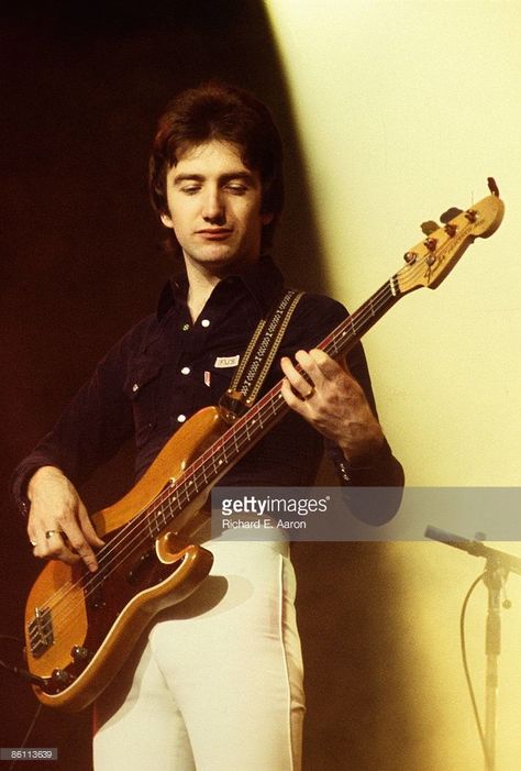 Joe Deacon playing his Fender Precision Bass guitar Richard Deacon, Queen Bohemian Rhapsody, Borhap Cast, Queen Photos, Freddy Mercury, Queen Pictures, John Richard, Queen Freddie Mercury, God Save The Queen