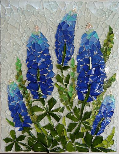 Bluebonnets could be done with paper for collage Vitromosaico Ideas, Mosaic Art Diy, Mosaic Garden Art, Afrique Art, Mosaic Stained, Mosaic Art Projects, Mosaic Tile Art, Glass Mosaics, Glass Mosaic Art