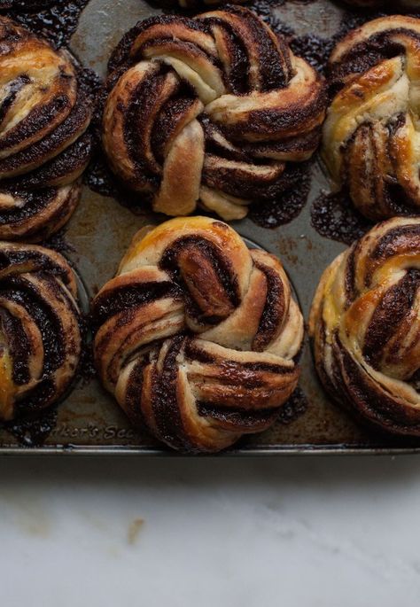 Chocolate Caraway Babka Buns Chocolate Babka Muffins, Babka Rolls, Babka Muffins, Babka Buns, Babka Bread, Cozy Things, Dough Ingredients, Chocolate Filling, Cozy Kitchen