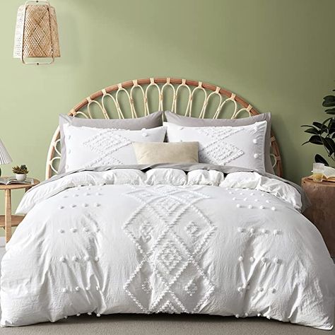 Amazon.com: Oli Anderson Tufted Duvet Cover King Size, Soft and Lightweight Duvet Covers Set for All Seasons, 3 Pieces Boho Embroidery Shabby Chic Bedding Set (Beige, King, 104’’ x 90’’) : Home & Kitchen Girls Room Bedding, White Tufted Bed, Bedding Photography, Shabby Chic Bedding Sets, Boho Master, Farmhouse Bedding Sets, Comforter Sets Boho, Room Ideas Apartment, Twin Comforter Sets