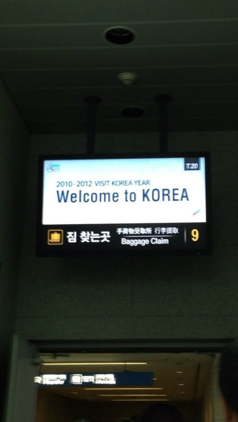 Welcome To Korea Airport Aesthetic, South Korea Vision Board, Travel To Korea Aesthetic, South Korea Seoul Travel, Korean Vision Board, Studying In Korea, Korea Vision Board, Study In Korea, Korea Lifestyle