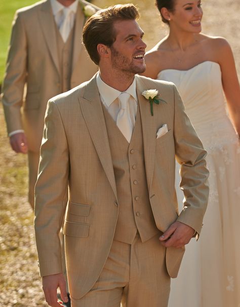 Beige Suits Wedding, Tan Suit Wedding, Brown Groomsmen, Wedding Suit Groom, Groom Tuxedo Wedding, Suit Brown, Suit Groom, Mens Wedding Attire, Groom Wedding Attire