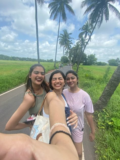 Goa With Friends, Goa Pics, Goa Trip, Sister Photos, Dream Vision Board, Friends Travel, My Best Life, Pics Inspo, Travel Pics