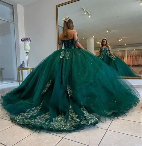 Dark Green Quinceanera Dresses, Emerald Quince, Emerald Green Quinceanera Dresses, Green Quince Dress, Emerald Green Quinceanera Theme, Emerald Green Quinceanera, Green Quinceanera Theme, Robes Quinceanera, Quinceanera Dresses Green