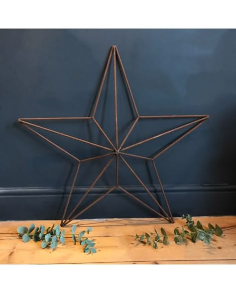 Garden Decor - Garden Rust Decor, Outdoor Christmas Decorations Lights, Metal Garden Ornaments, Art Fer, Cool Things To Build, Grill Gate Design, Star Outline, Christmas Tree Storage, Christmas Star Decorations