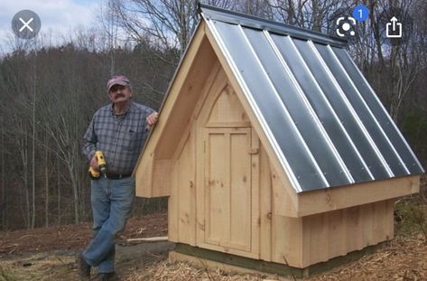 Pump House Shed, Well Pump House Ideas Buildings, Pumphouse Ideas, Pump House Ideas, Well Pump House, Water Well House, Well Pump Cover, Generator Shed, Well Covers