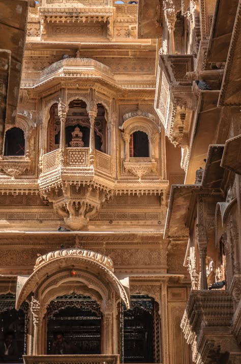 Desi Architecture, South Asian Architecture, Indian Temple Architecture, India Architecture, Ancient Indian Architecture, Amazing India, Desi Aesthetics, Asian Architecture, Temple Architecture