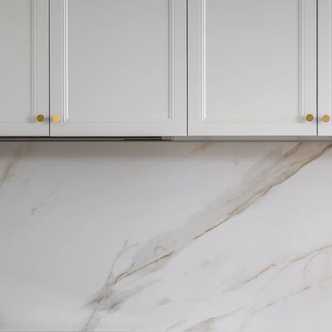 STONE AMBASSADOR AUSTRALIA on Instagram: "🤷‍♂️ Porcelain benchtops and splashbacks are often very misunderstood..why? People believe porcelain is a brittle, fragile and unsafe material for design applications… With @vasarisurfaces this couldn’t be any further from the truth. We spent years searching for the finest large format porcelain producers on the planet. 🇮🇹 Our Italian facility is one of the most advanced in the world. It is completely revolutionising the way designers and fabricators Stone Benchtop Kitchen, Stone Ambassador, Stone Benchtop, Why People, Large Format, The Truth, Kitchen Design, Porcelain, House Design