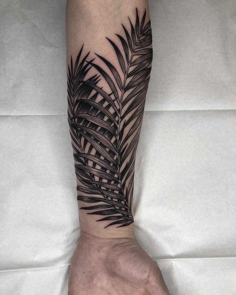 Leaves by Tine DeFiore inked on the left forearm Different Leaves Tattoo, Tropical Foliage Tattoo, Tattoo Leaves Arm, Palm Leaves Tattoo, Tropical Leaves Tattoo, Leave Tattoo, Tropisches Tattoo, Oak Tattoo, Tattoo Leaves