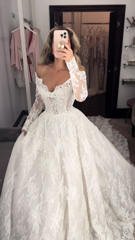 Long Sleeve Lace Ballgown Wedding Dress, Long Sleeve Wedding Dress Lace Ballgown Princesses, Wedding Dresses Long Sleeve Ball Gown, Long Sleeve Lace Ball Gown Wedding Dress, Engagement Dress Gown, Vintage Wedding Dress Aesthetic, Lace Ball Gown Dress, Wedding Dress Lace Ballgown, Wedding Dresses Lace Ballgown Princesses