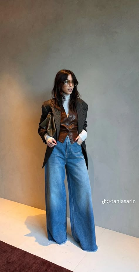 Dinner In Outfit, Frame Denim Street Style, High Maintenance Outfit, Medical Appointment Outfit, Clothing Stylist Aesthetic, European Chic Outfits, Sweatshirt And Blazer Outfit, Eclectic Chic Outfits, Law Roach Outfits