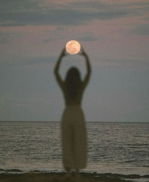 Embracing the magic of the Lunar Full Moon Eclipse 🌕✨ Tonight, I release what no longer serves me and welcome abundance with open arms. Join me in a simple ritual: Light a candle, set intentions under the glow of the full moon, and meditate on gratitude. Let the lunar energy guide us towards transformation and renewal. #FullMoonMagic #EclipseSeason Summer Moon Aesthetic, Moon Worship Aesthetic, Full Moon Ritual Aesthetic, Open Minded Aesthetic, Let The Light In, Moon Ritual Aesthetic, Enlightenment Aesthetic, Spiritually Aesthetic, Wellness Aesthetic Photography