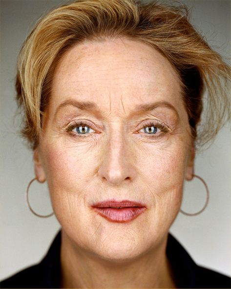 meryl streep - i love to see how a woman looks when she is powerful enough to let herself show age gracefully. Martin Schoeller, Iron Lady, Actrices Hollywood, Ageless Beauty, Celebrity Portraits, Aging Beautifully, Meryl Streep, Portrait Shots, Aging Gracefully