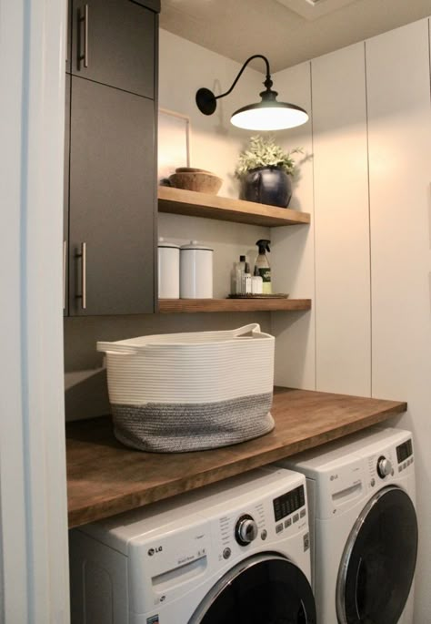 Small Utility Room, Utility Room Designs, Laundry Room Ideas Small Space, Laundry Room Wallpaper, Tiny Laundry Rooms, Dream Laundry Room, Laundry Room Closet, Laundry Room Layouts, Laundry Room Renovation