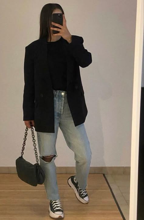 Converse Plateau Outfit, Outfits Con Zapatillas Converse, Converse Run Star Hike Outfit, Outfit Converse, Chicago Outfit, Converse Outfit, Converse Outfits, Fashionable Work Outfit, Zara Drip