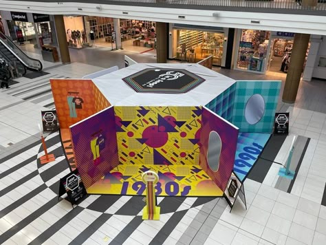 Page Activations (@pageactivations) • Instagram photos and videos Sponsor Booth Ideas, Launching Event Ideas, Event Booth Design Ideas, Btl Activation Ideas, Pop Up Booth Design, Photo Opportunity Ideas Events, Event Branding Ideas, Creative Booth Design, Interactive Booth