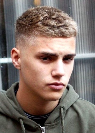 European Haircut Men, Blonde Men Hairstyles, Haircut Trending, Highlights For Men, Teen Haircuts, Men Haircut Styles, Trendy Short Haircuts, Mens Haircuts Fade, Corte De Cabelo Masculino