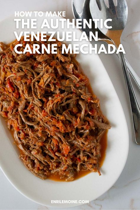 Shredded Beef Arepas, Venezuelan Shredded Beef, Venezuelan Empanadas Recipe, Venezuelan Arepas Recipe, Colombian Dinner Recipes, Authentic Venezuelan Recipes, Venezuelan Appetizers, Venezuelan Christmas Food, Carne Mechada Venezuela Recipe