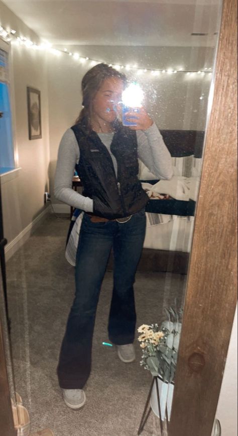 Hairstyle And Outfit Ideas, Wester Winter Outfits, Vest Country Outfits, Barnwarming Outfits, Country Outfits With Flannel, Cute Stock Show Outfits, Bootcut Jeans And Hey Dudes Outfit, Country Outfits For School Winter, Wrangler Outfits Woman Casual