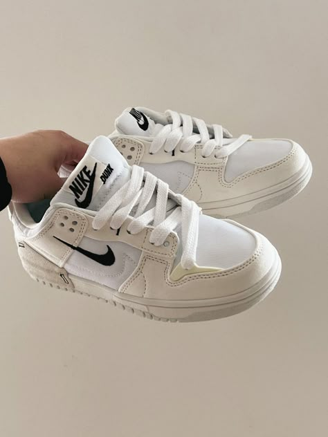 Street Style Shoes Sneakers, Disrupt Dunk Low, Cool Sneakers Nike, Nike Disrupt Low, Nike Dunk Disrupt 2 Pale Ivory Black, Filas Outfits Shoes, Nike Disrupt Dunk Low, Nike Dunk Low Disrupt 2 Pale Ivory Black, Dream Shoes Sneakers