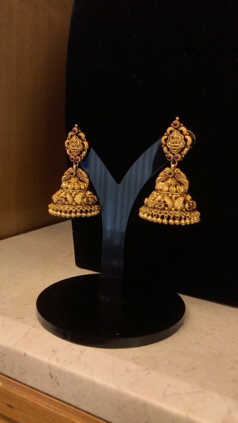 Zumka Earrings Gold, Antique Jumkas Design Gold, Jhumka Designs Antiques, Jumki Design Gold Latest, Antique Jhumkas Gold Temple Jewellery, Gold Jumkas Antiques, Jimikki Kammal Gold, Gold Jhumka Earrings Indian Latest, Jhumki Designs Gold Antiques