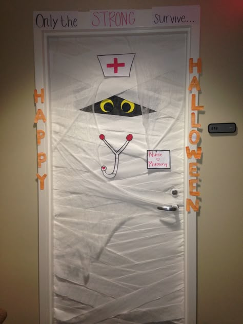 Door decorated to look like a nurse mummy! School Nurse Office Door, Nurse Door Decorations, School Nurse Decorations, Nurse Office Ideas, School Nurse Door, School Nurse Elementary, Nurse Clinic, School Nurse Ideas, School Clinic