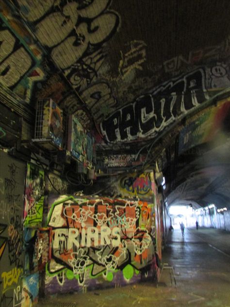 Tunnel Graffiti, Graffiti Photography, Street Graffiti, Gcse Art, Grunge Photography, Abandoned Buildings, Street Art Graffiti, Room Inspiration Bedroom, Pretty Places