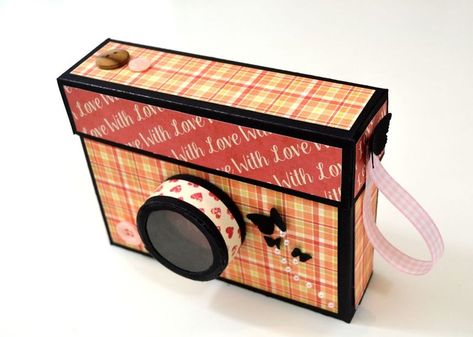 Diy Crafts For Boyfriend, How To Make Camera, Photo Album Gift, Diy Gifts For Girlfriend, Scrapbook Patterns, Paper Craft Videos, Diy Camera, Amazing Crafts, Boyfriend Crafts