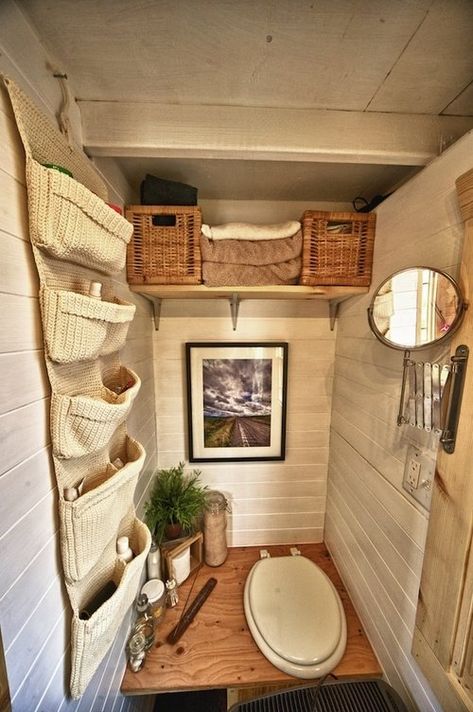 Outhouse Bathroom, House Bathroom Designs, Composting Toilets, Outdoor Toilet, Tiny House Bathroom, Composting Toilet, Outdoor Bathrooms, Tiny House Movement, Tiny Spaces