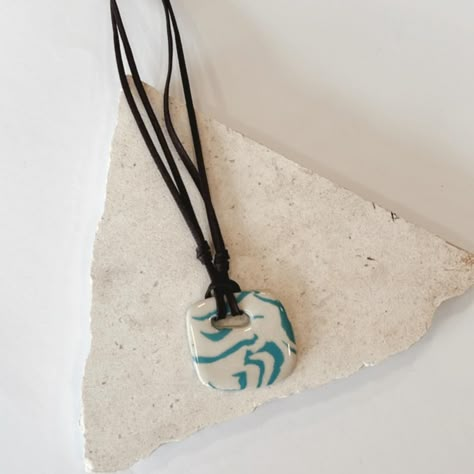 New - Ceramic Necklaces / Adjustable #handmade Clay Necklace Ideas, Ceramic Necklaces, Necklace Clay, Clay Idea, Jewelry Ceramic, Pottery Jewelry, Diy Ceramic, Ceramic Necklace, Cerámica Ideas