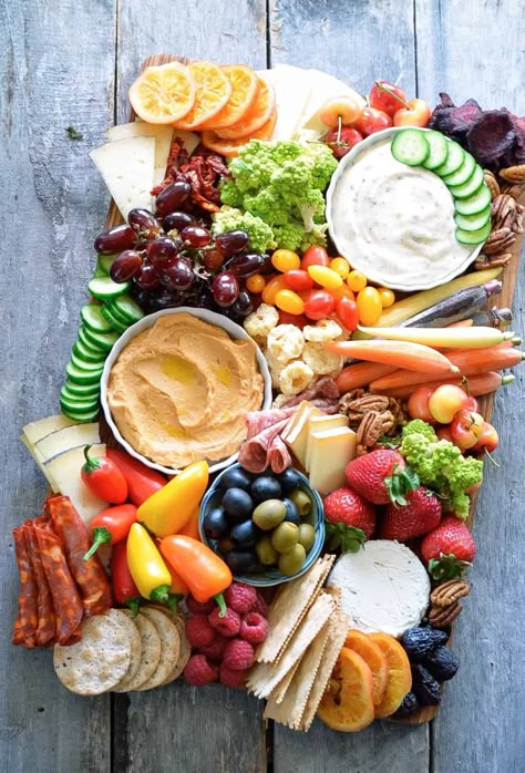 Snack Platters, Blanching Green Beans, Snack Boards, Beautiful Boards, Vegetable Platter, Grazing Board, Grilled Fruit, Sweet Potato Chips, Charcuterie Board Ideas