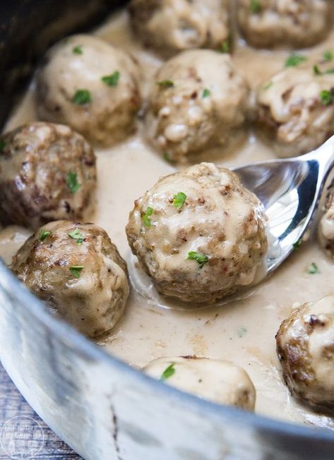 This easy Swedish meatball recipe is perfect for a quick dinner ready in 15 minutes! They are covered in a rich and creamy sauce and so delicious! Meatballs Swedish, Easy Swedish Meatball Recipe, Swedish Meatballs Recipe, Swedish Meatballs Easy, Meatballs And Gravy, Spreads Recipes, Marsala Recipe, Cocktail Meatballs, Meatball Recipes Easy