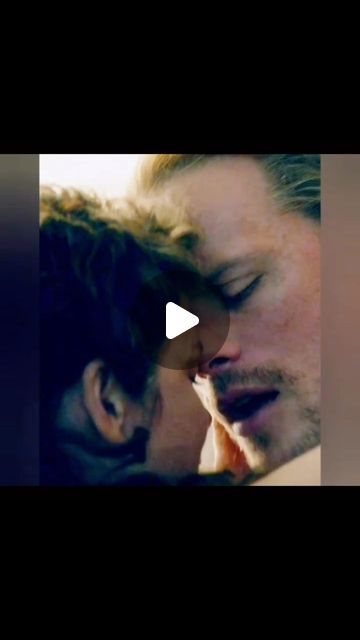 Sam Heughan Gay, Sam Heughan Shirtless, Outlander 3, Claire Fraser, Outlander Jamie, Angel Heart, Outlander Starz, Jamie And Claire, Caitriona Balfe