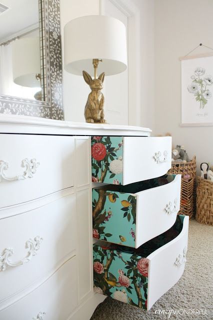 wallpapered dresser drawers with Milton & King - Crazy Wonderful Wallpaper Dresser, Koti Diy, Antique Furniture Restoration, Wallpaper Project, Refurbished Furniture, Furniture Restoration, Redo Furniture, Furniture Makeovers, Design Case