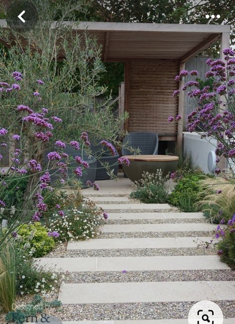 London Stone, Mediterranean Garden Design, Courtyard Gardens Design, Garden Paving, Back Garden Design, Gravel Garden, Side Garden, Have Inspiration, Contemporary Garden