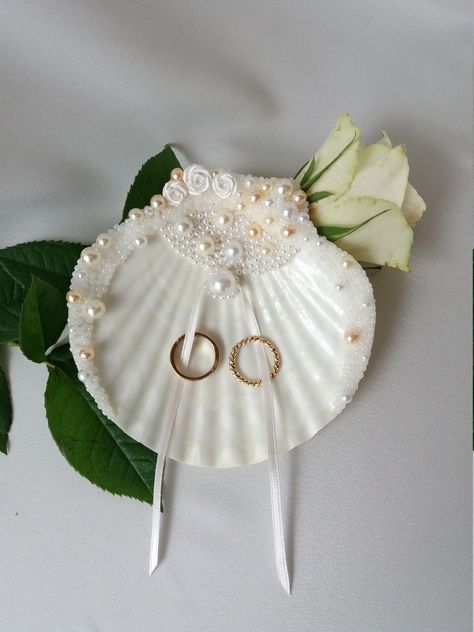 Shell Ring Bearer, Ring Bearer Holder, Shell Ring Holder, Beach Wedding Ring, Cheer Bow Holder, Beach Wedding Cake Toppers, Engagement Ring Platter, Seashell Ring, Sand Dollar Ornament