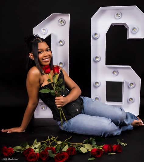 Happy sweet 16 ❤️🖤❤️🖤❤️ Alvia Webb Book your photo shoot today 13 Birthday Picture Ideas, Sweet Sixteen Pictures, Sweet Sixteen Party Themes, Sweet 16 Party Planning, Girlfriends Photoshoot, Happy Sweet 16, Sweet 16 Pictures, Sweet 16 Outfits, Pink Sweet 16