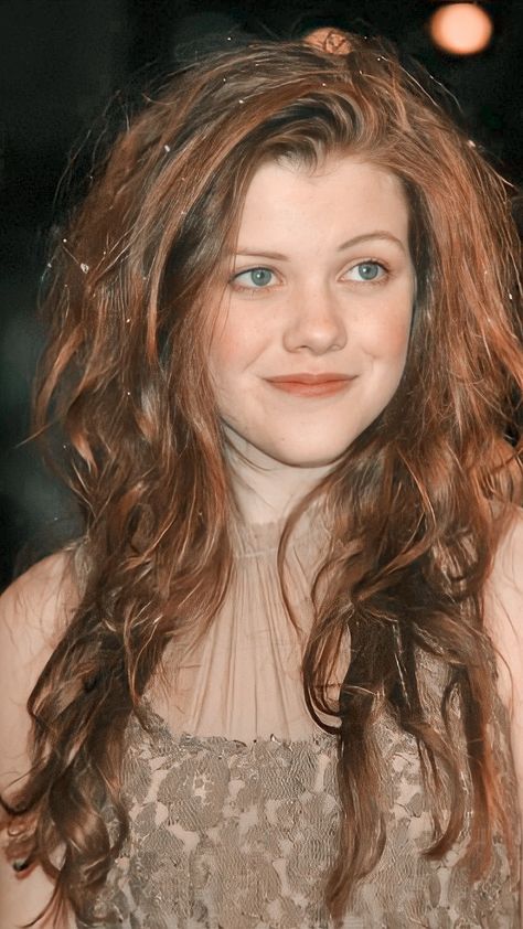 The Pevensies, Emma Smith, Narnia Cast, Obey Me Art, Georgie Henley, Cod Mobile, The Chronicles Of Narnia, Chronicles Of Narnia, Mma Fighters