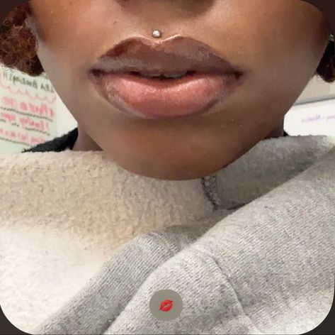 Medusa Piercing On Black Women, Lip Piercing On Black Women, Medusa Lip Piercing Black Women, Bottom Lip Piercing On Black Women, Medusa Piercing With Nose Piercing, Medusa Piercing Lip, Madussa Piercing Lip, Cute Medusa Piercing, Above Lip Piercing