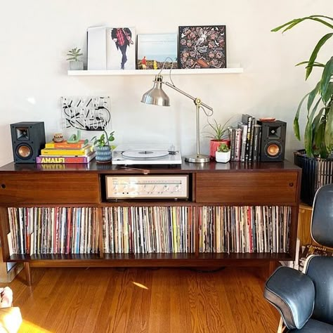 Lp Regal, Record Player Setup, Vinyl Setup, Vinyl Record Furniture, Vinyl Record Room, Turntable Setup, Turntable Furniture, Record Storage Cabinet, Vinyl Room