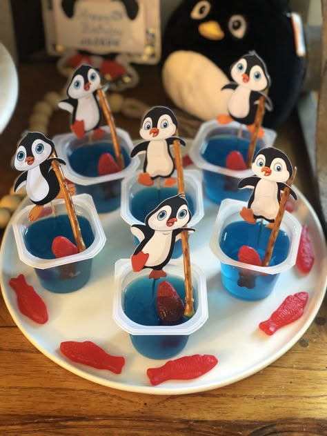 Artic Birthday Party Ideas, Arctic Birthday Party, Penguin Party Ideas Decoration, Penguin Snacks For Kids, Penguin Party Games, Penguin Birthday Party Ideas, Penguin Birthday Theme, Penguin Party Food, Penguin Birthday Party Games