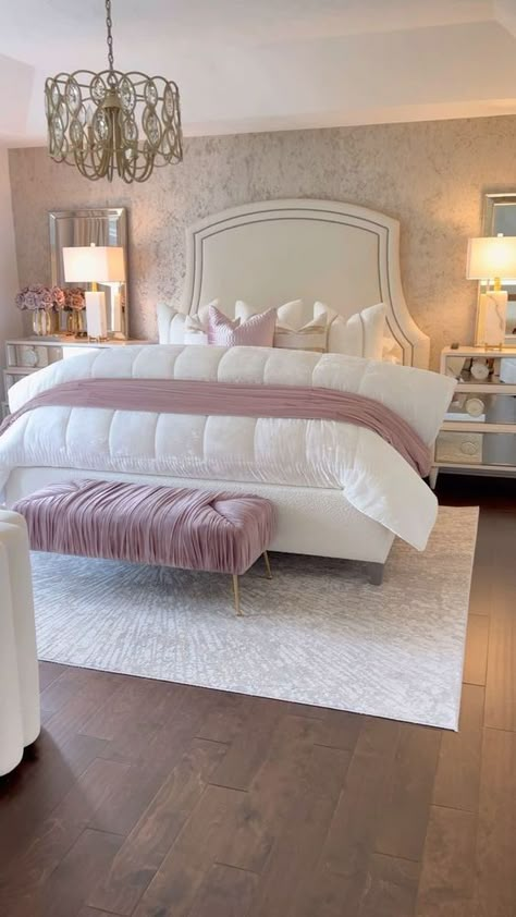 Farah Merhi Beautiful Bed Spread Farah Merhi, Luxury Room Bedroom, Modern Luxury Bedroom, Dream House Rooms, Elegant Bedroom, Luxury Rooms, Room Design Bedroom, Room Makeover Bedroom, Master Bedrooms